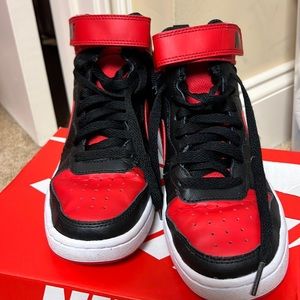 NIKE Court Borough mid 2 boys size 5 black university red and white